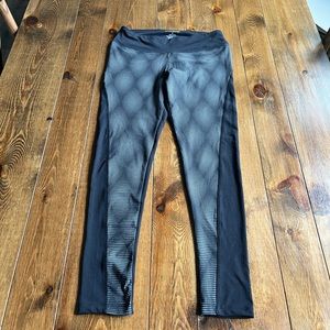 MARIKA | Diamond Pattern Leggings